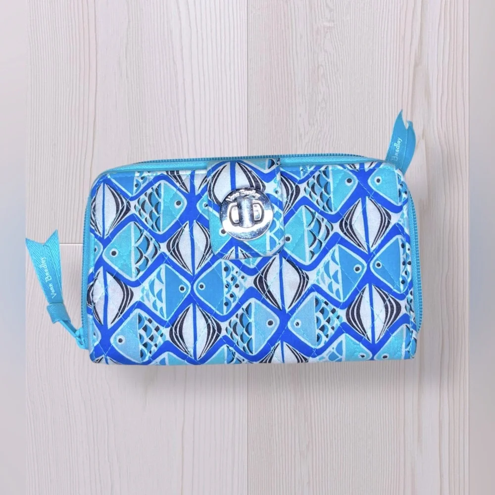Women’s Vera Bradley Wallet - Picture 2 of 11